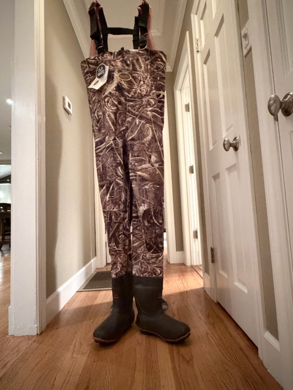 NWT Realtree Max-5 Brown and Tan Camouflage Chest Waders